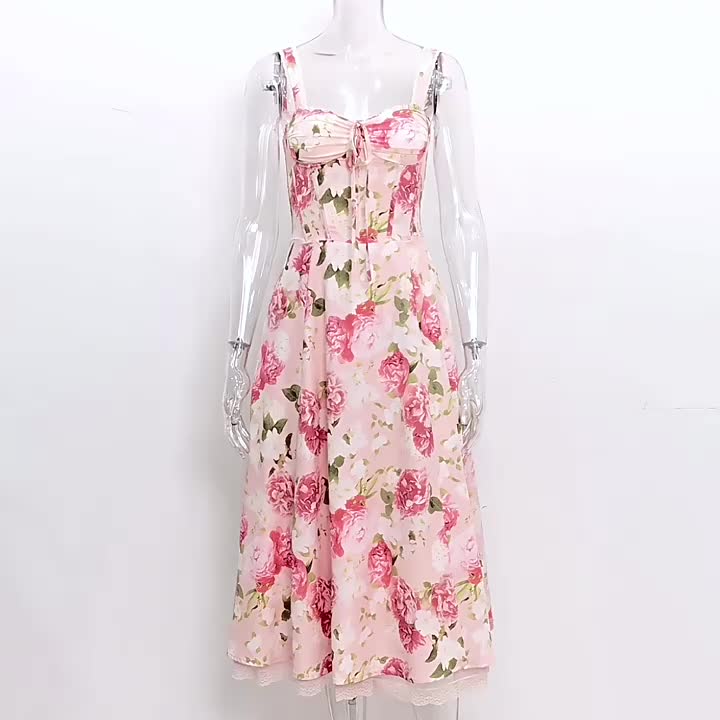 Beautifully Finished Dress in a Timeless Design