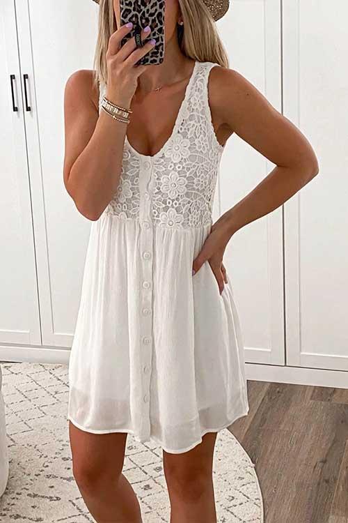 Beautifully Finished Dress in a Timeless Design