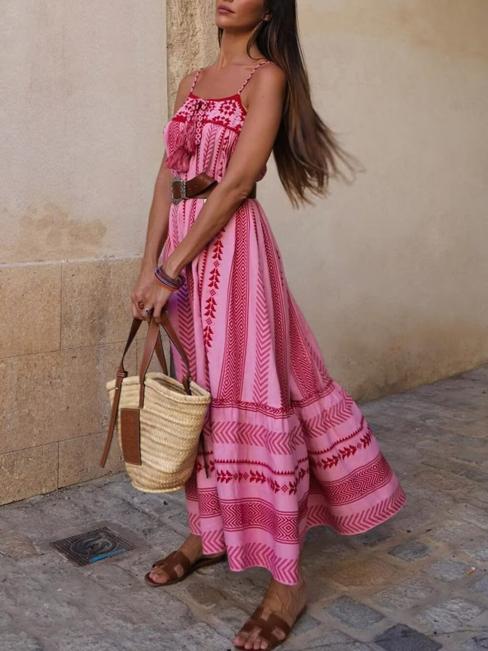 Gracefully Styled Dress for Any Occasion