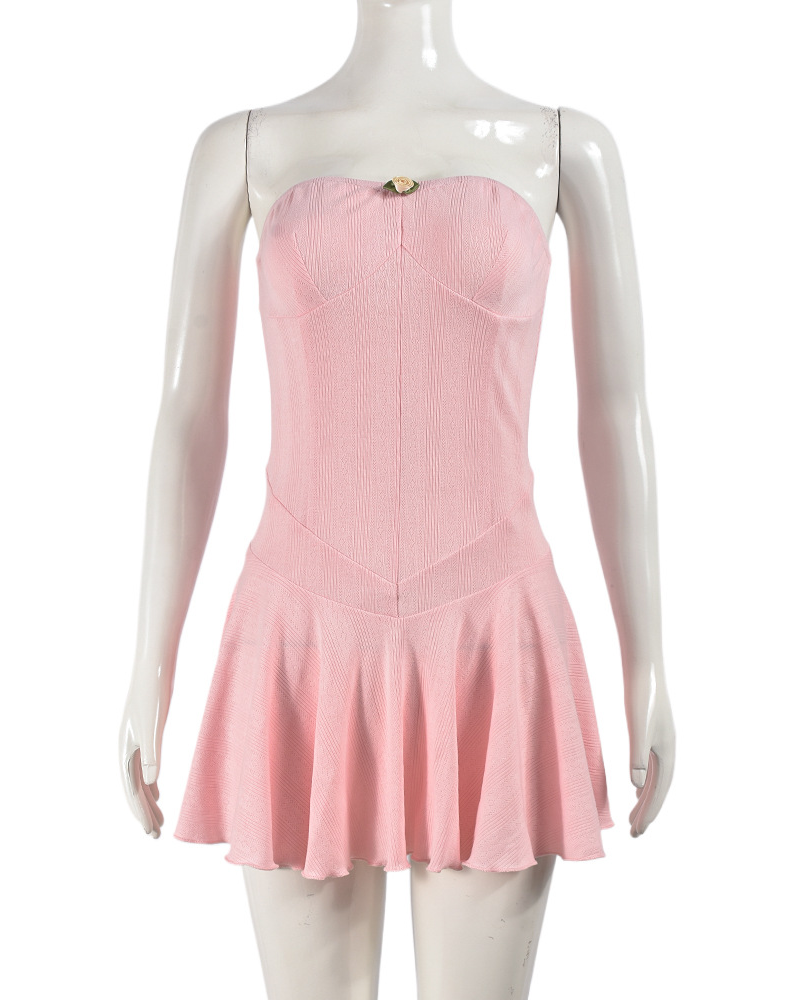 Well Tailored Dress with a Graceful Silhouette