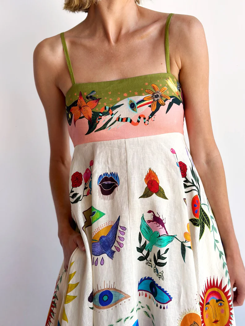 Gracefully Styled Dress for Any Occasion