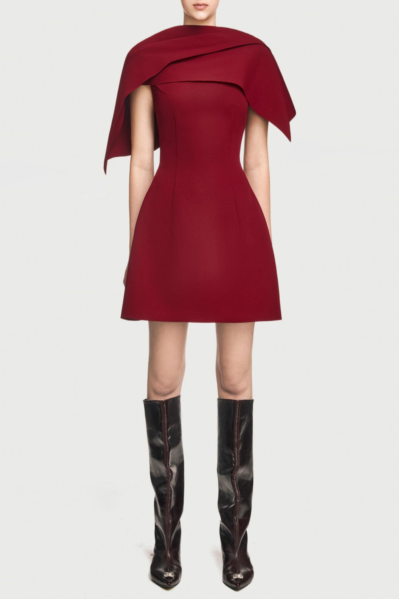 Well Tailored Dress with a Graceful Silhouette