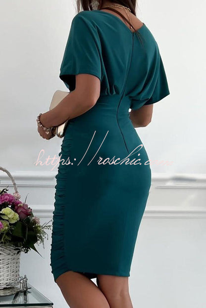 Effortlessly Elegant Dress with a Timeless Design