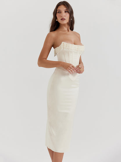 Well Tailored Dress with a Graceful Silhouette