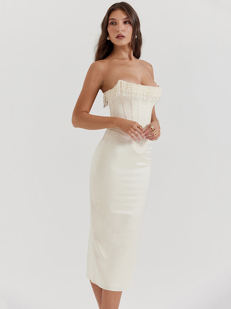 Well Tailored Dress with a Graceful Silhouette
