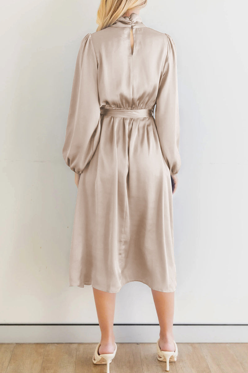 Well Tailored Dress with a Graceful Silhouette
