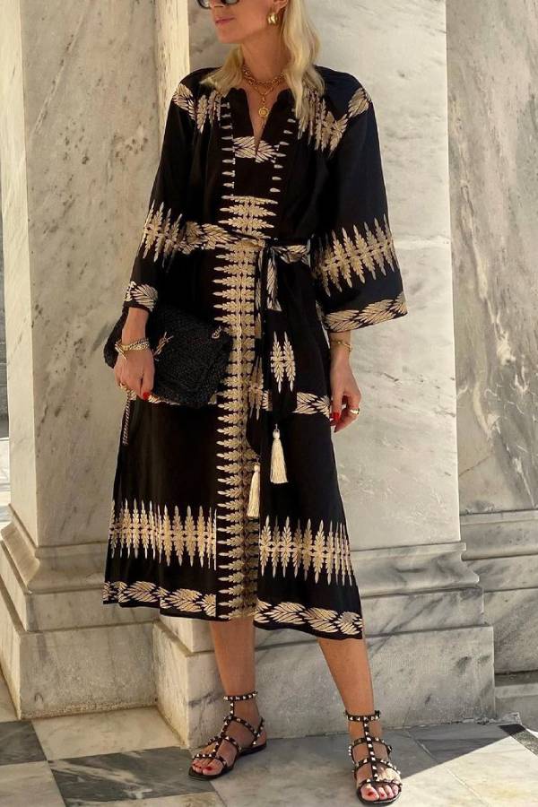 Beautifully Finished Dress in a Timeless Design