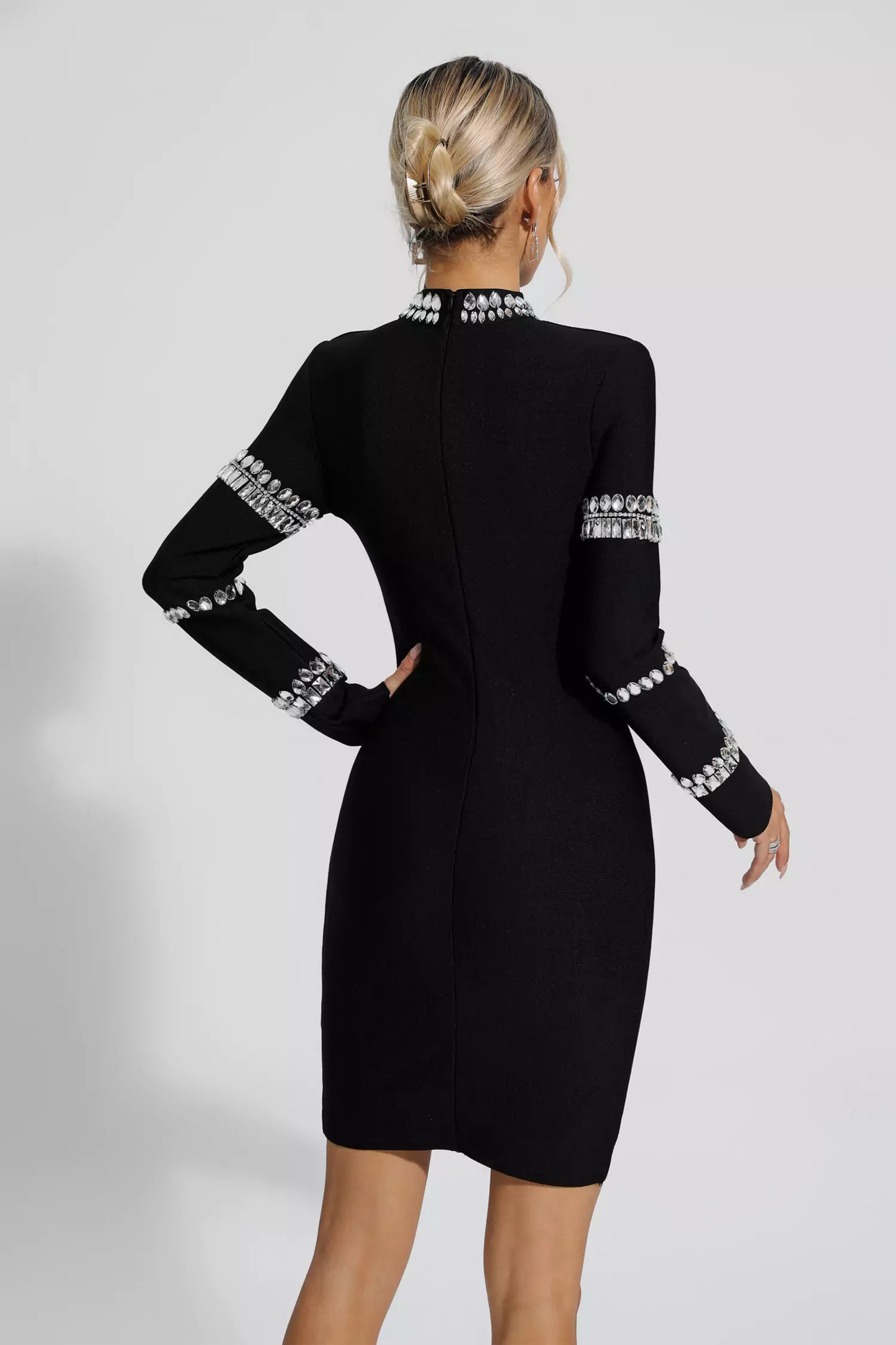 Beautifully Finished Dress in a Timeless Design