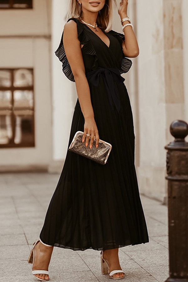 Well Tailored Dress with a Graceful Silhouette