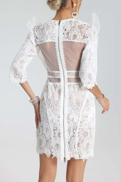 Effortlessly Elegant Dress with a Timeless Design