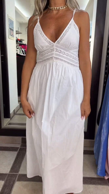 Effortlessly Elegant Dress with a Timeless Design