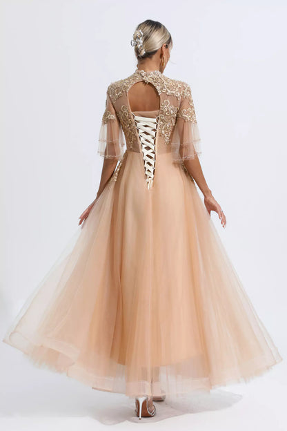 Beautifully Finished Dress in a Timeless Design