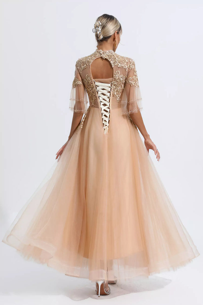 Beautifully Finished Dress in a Timeless Design