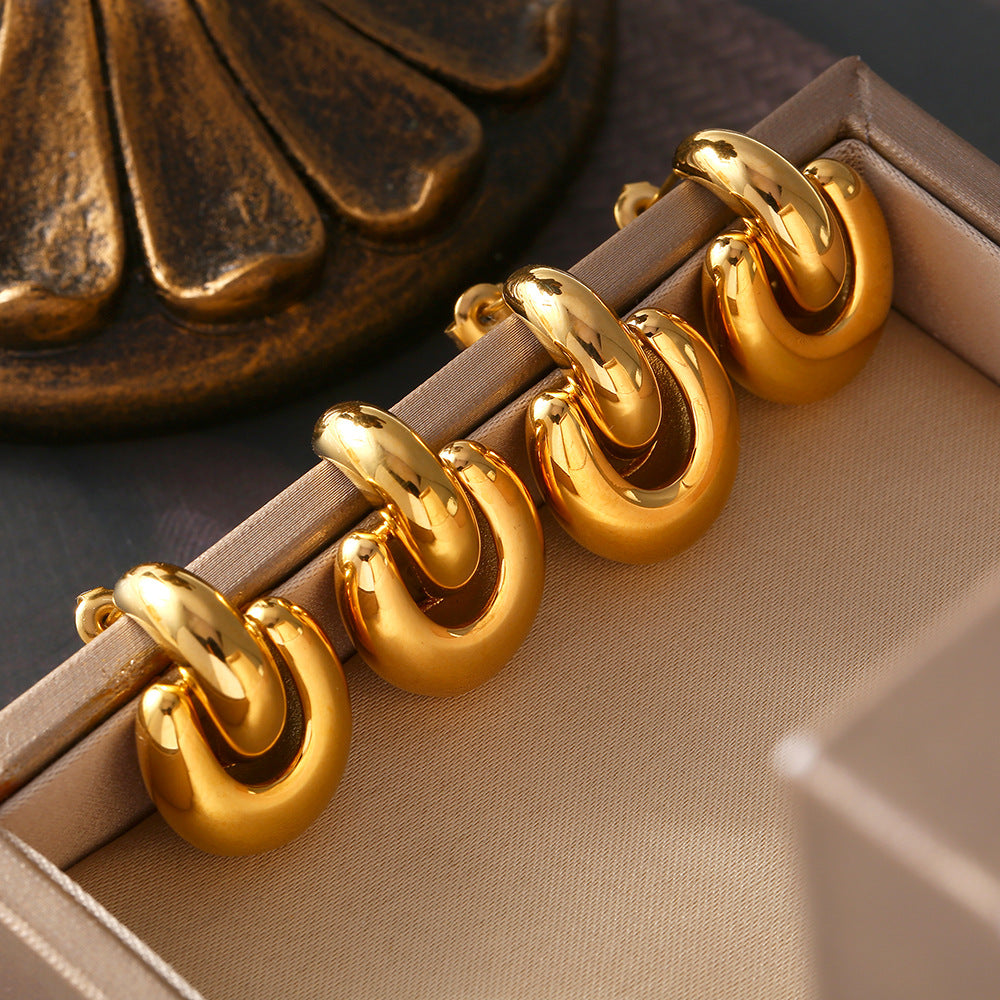 Romantic Gold Earring for Special Moments