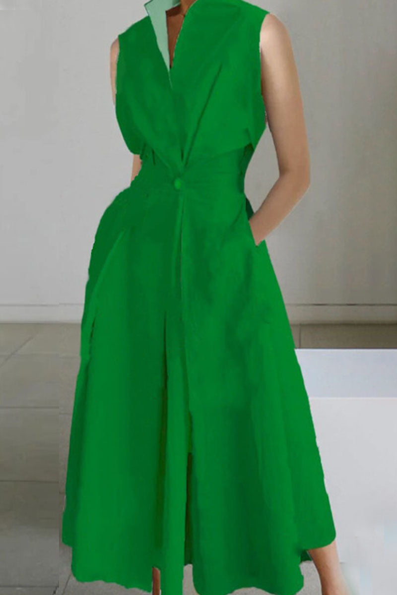 Beautifully Finished Dress in a Timeless Design