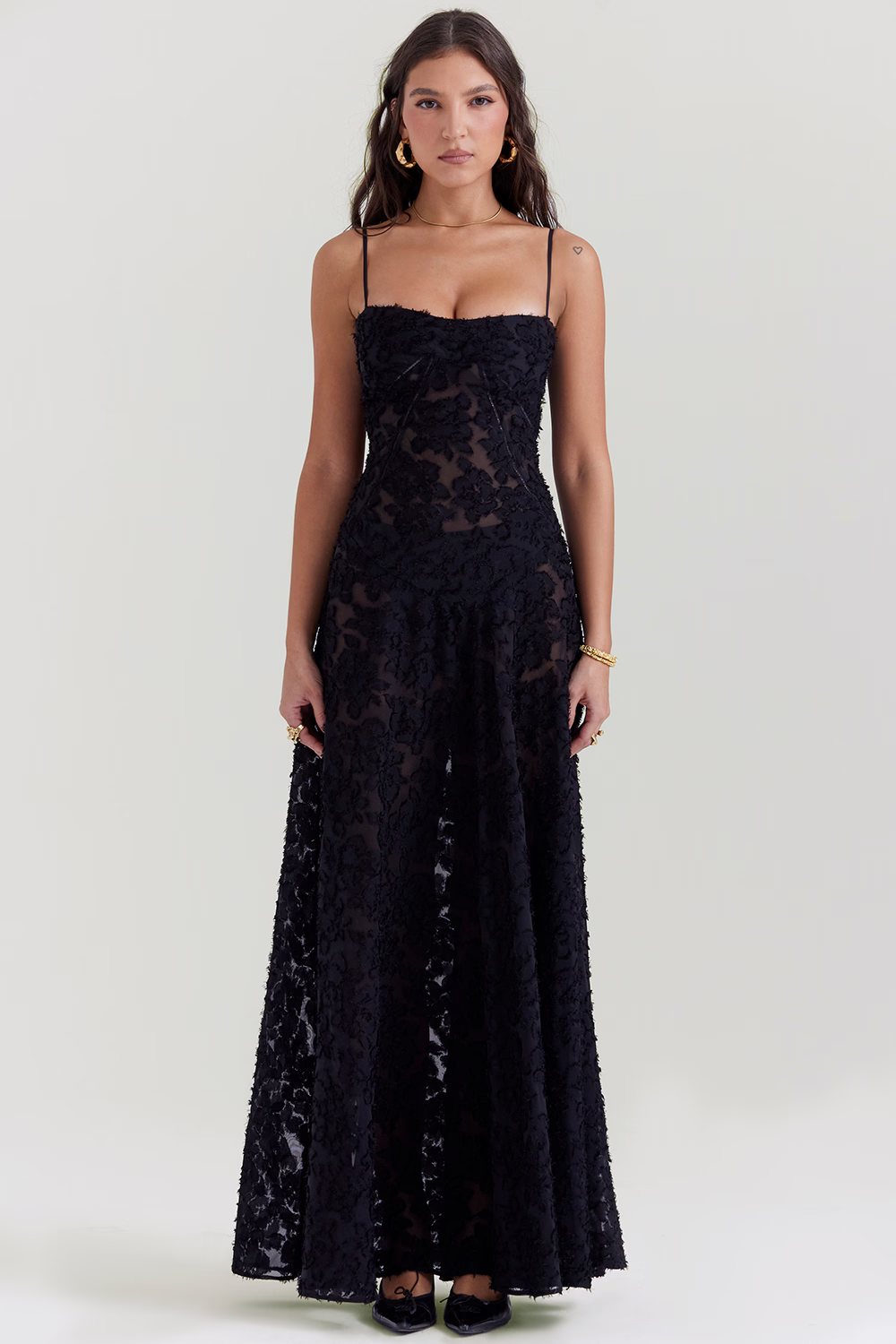 Beautifully Finished Dress in a Timeless Design