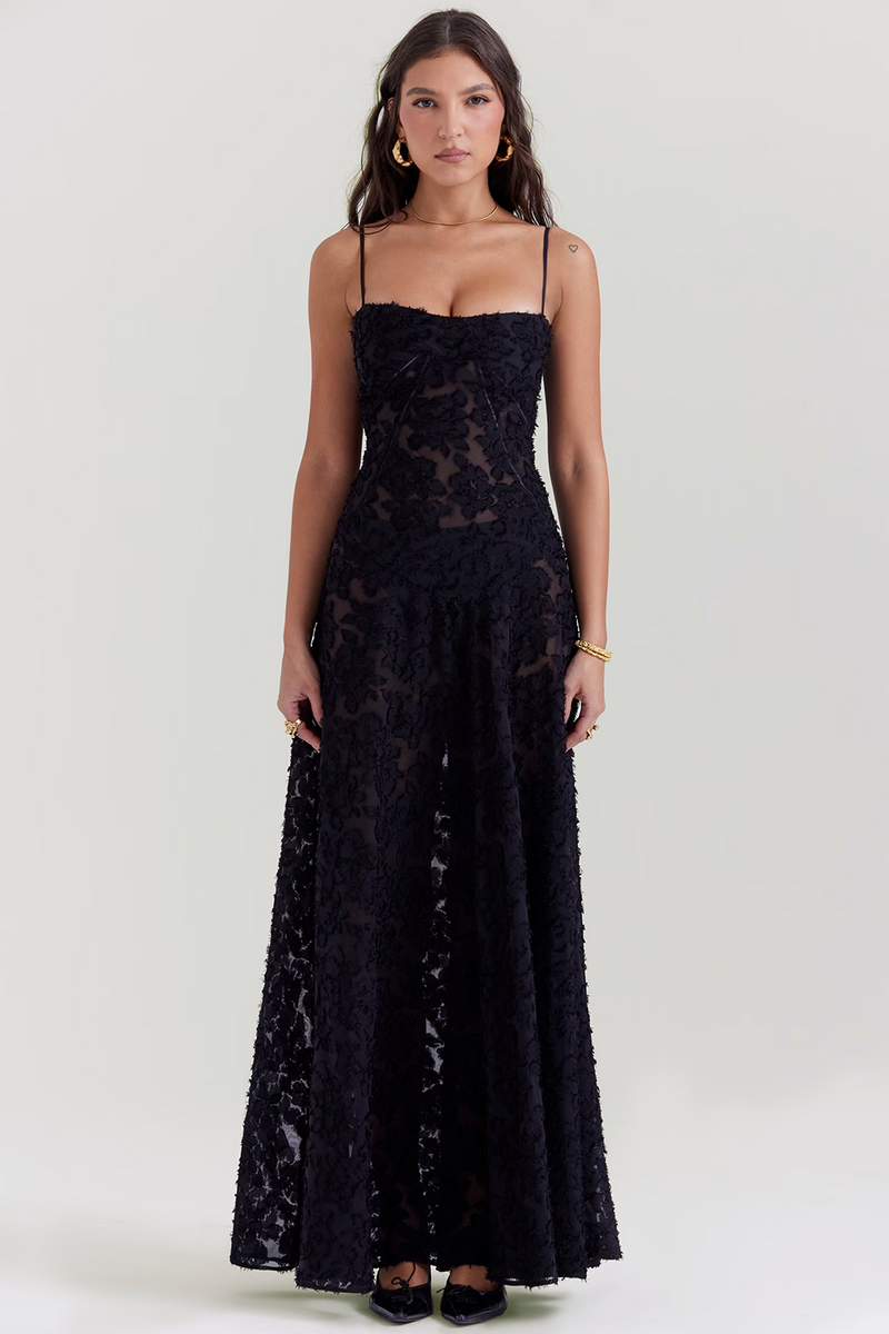 Beautifully Finished Dress in a Timeless Design