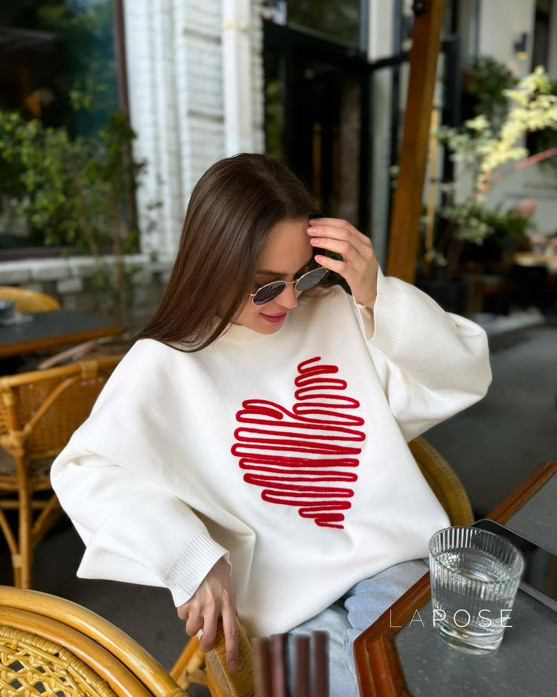 Effortlessly Elegant Sweater with a Timeless Design