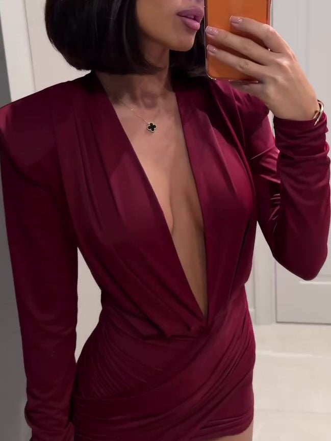Well Tailored Dress with a Graceful Silhouette