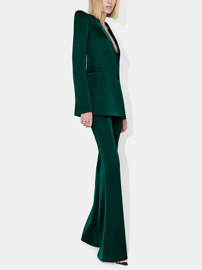 Well Tailored Garment with a Graceful Silhouette