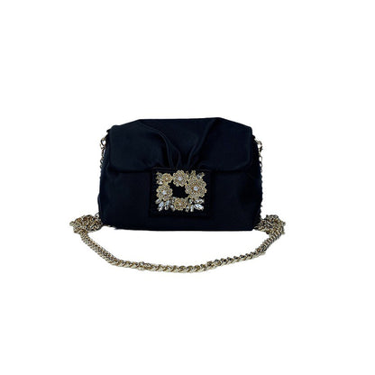 Classic Chain with Timeless Appeal