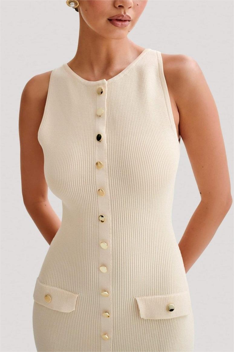 Polished Dress with an Effortless Classic Look