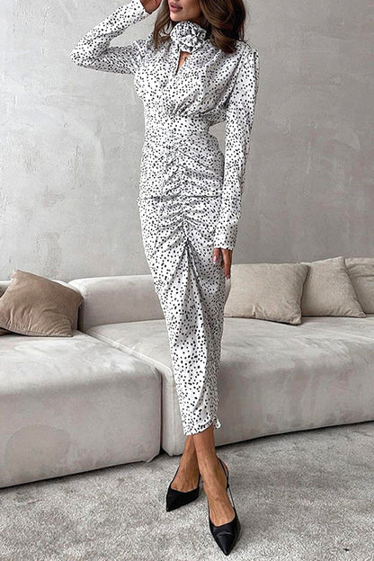 Effortlessly Elegant Dress with a Timeless Design
