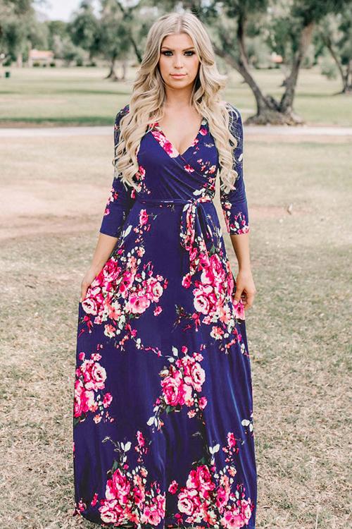 Beautifully Finished Dress in a Timeless Design