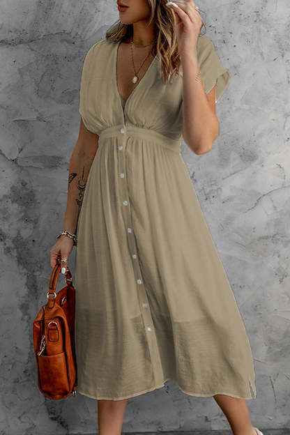 Beautifully Finished Dress in a Timeless Design