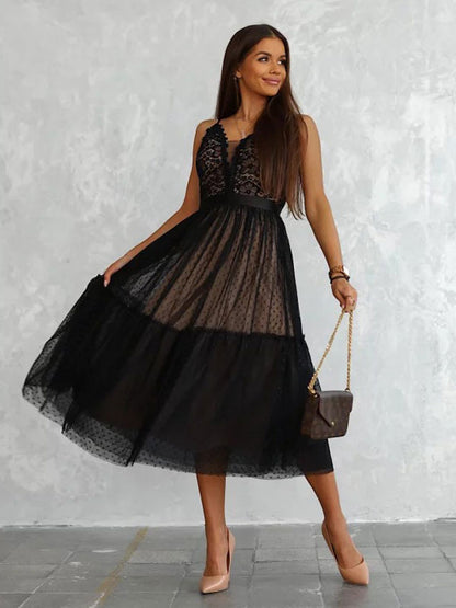 Beautifully Finished Dress in a Timeless Design