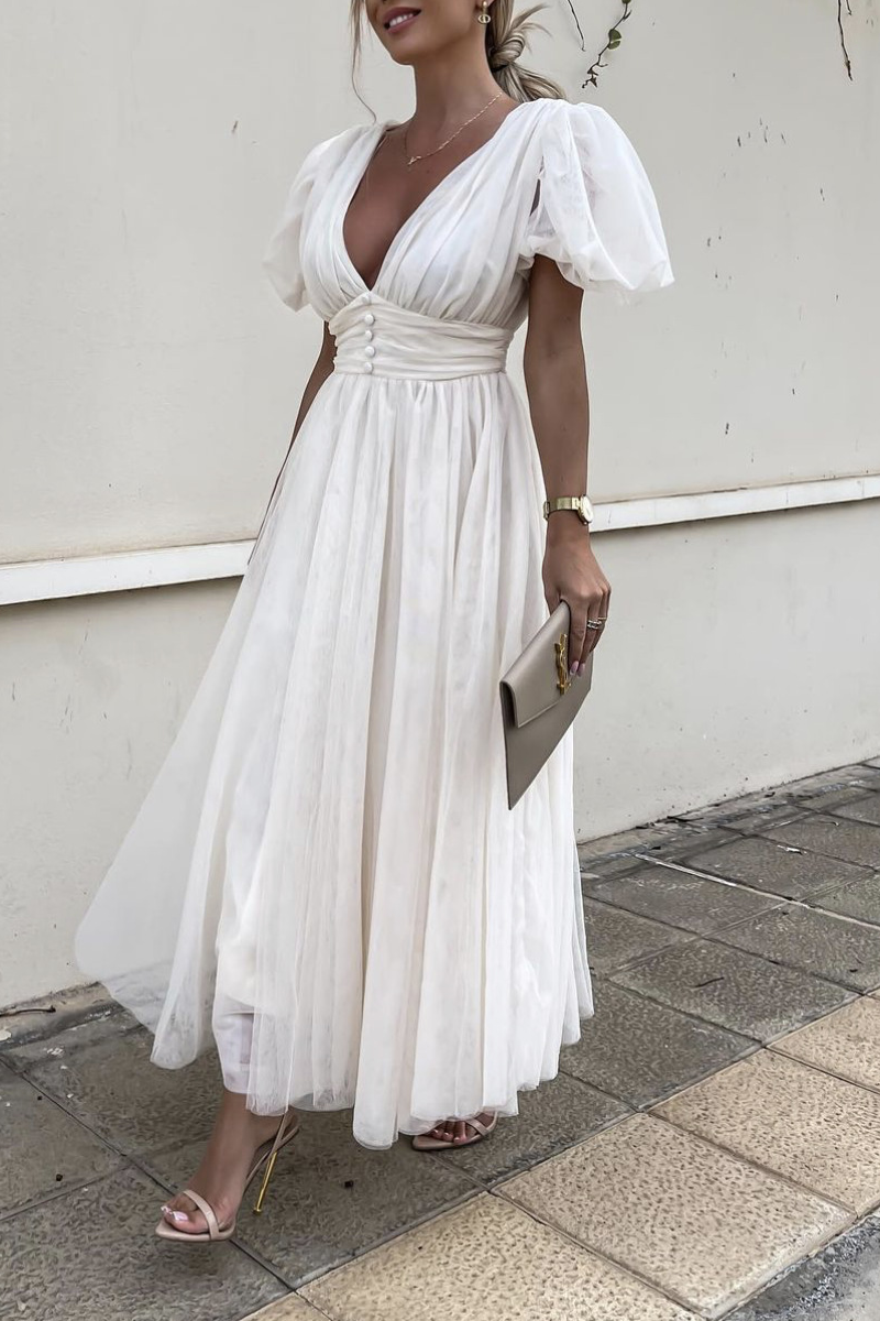 Beautifully Crafted Dress in a Classic Style