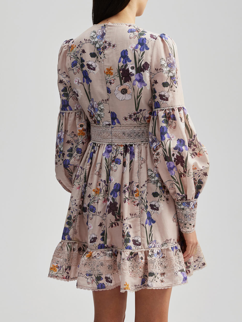 Classic Vintage Dress with a Flattering Fit