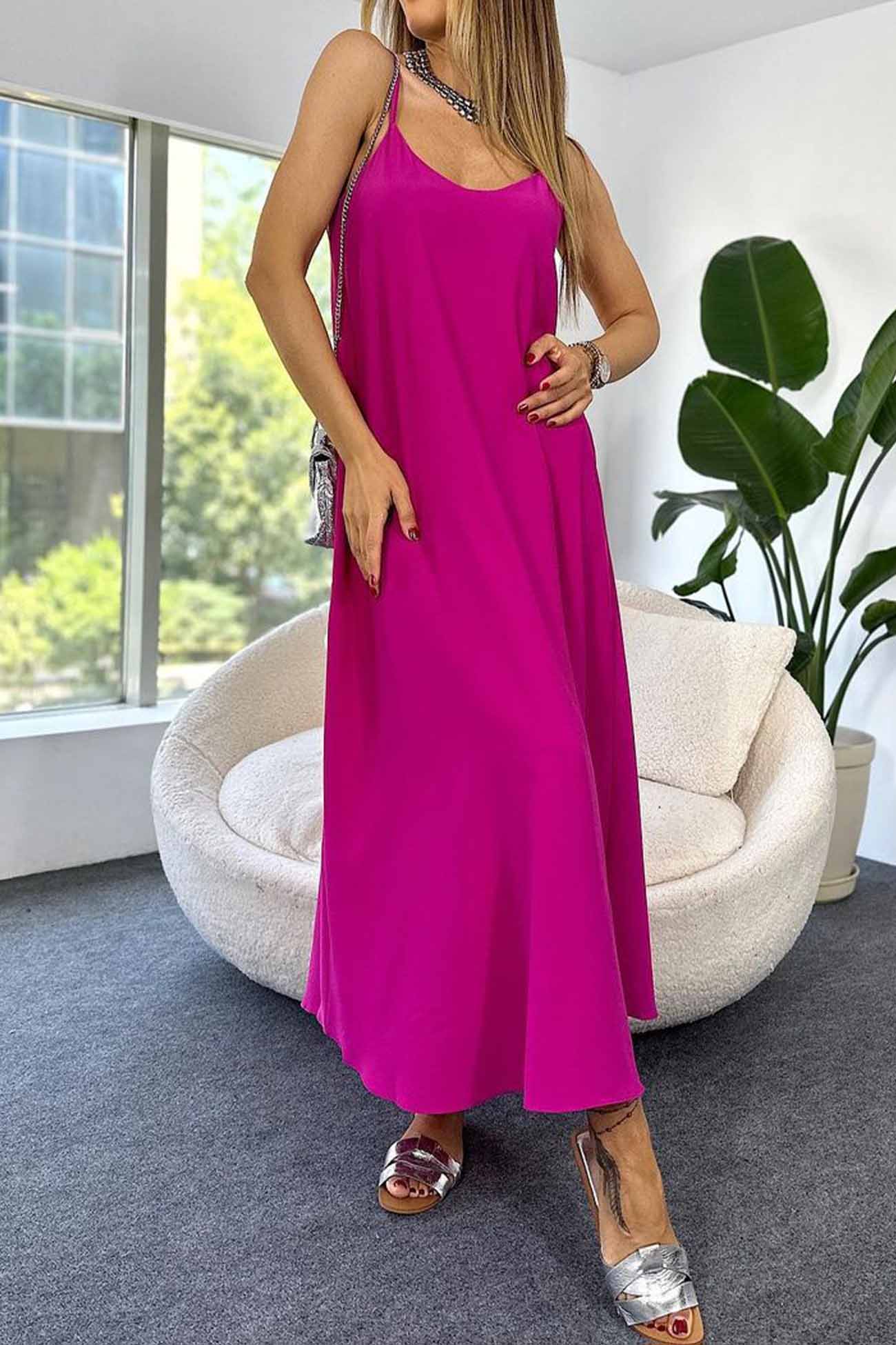 Gracefully Styled Dress for Any Occasion
