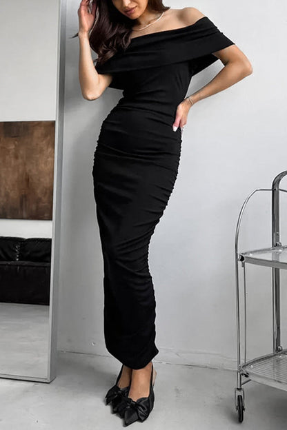 Well Tailored Dress with a Graceful Silhouette