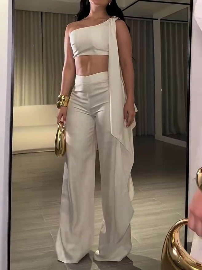 A Vintage Style Pants with Delicate Timeless Details