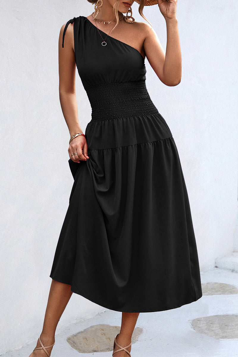 Well Tailored Dress with a Graceful Silhouette
