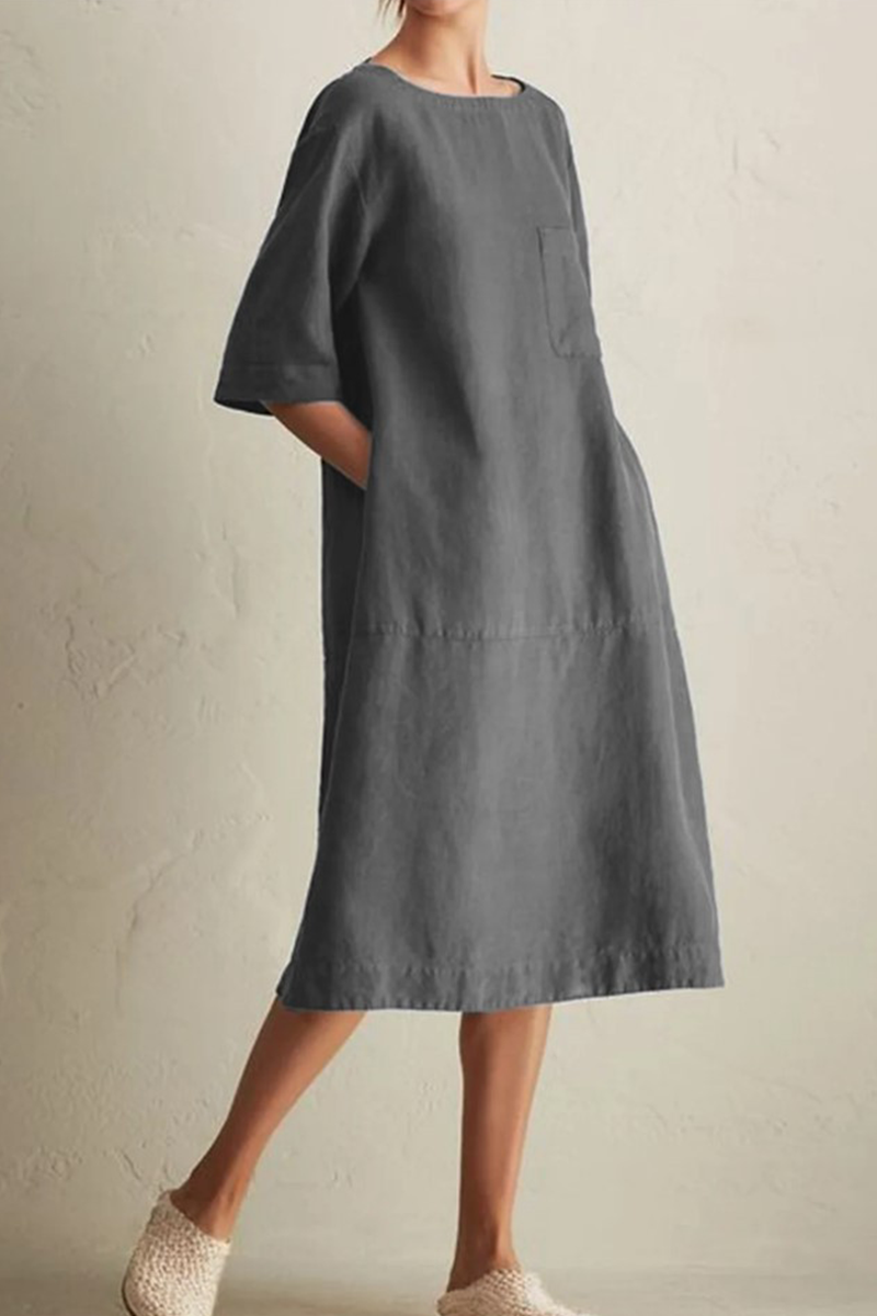 Classic Vintage Dress with a Flattering Fit