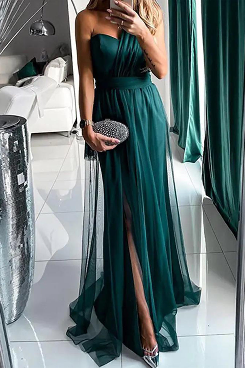 Sophisticated Dress with a Clean Classic Look