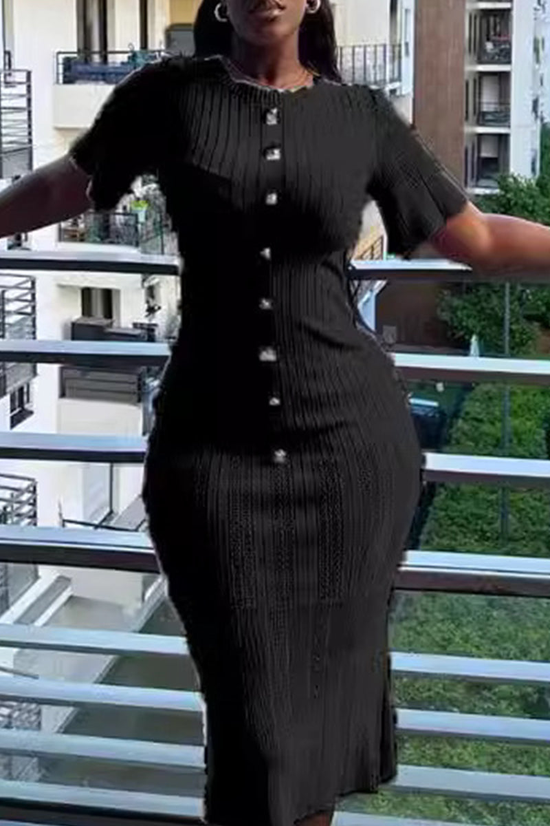 Effortlessly Elegant Dress with a Timeless Design