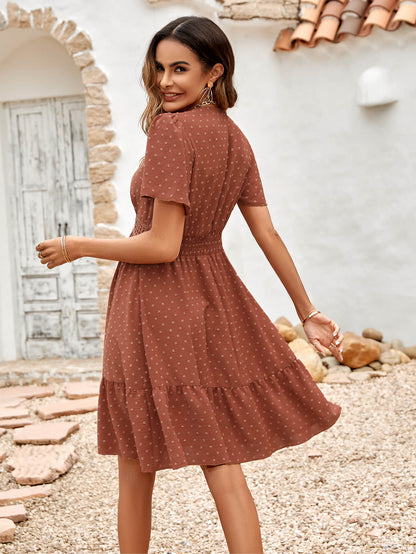 Effortlessly Elegant Dress with a Timeless Design