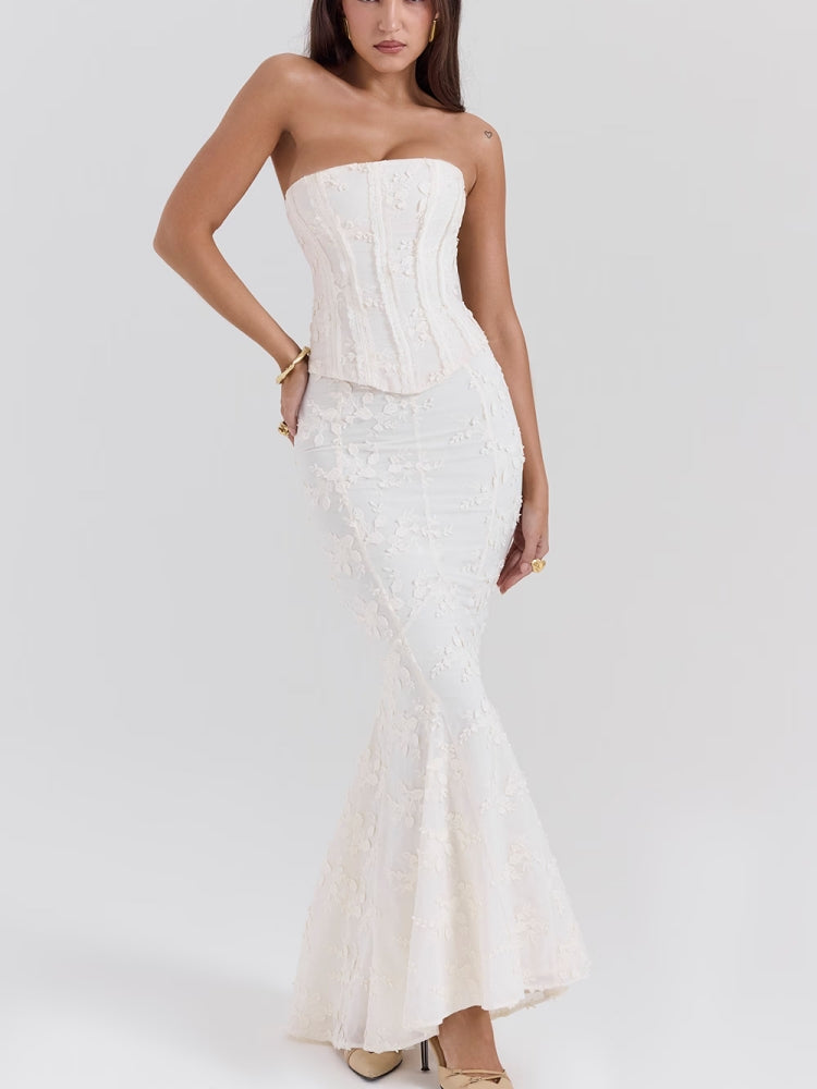 Beautifully Finished Dress in a Timeless Design