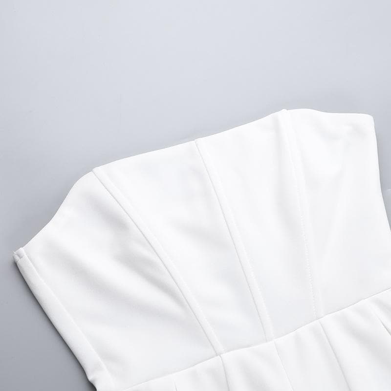 Beautifully Finished Dress in a Timeless Design