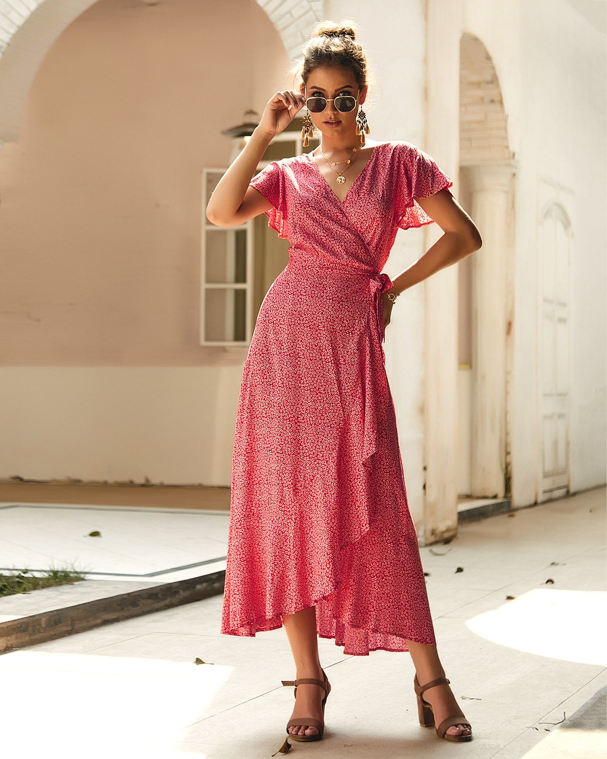 Beautifully Finished Dress in a Timeless Design
