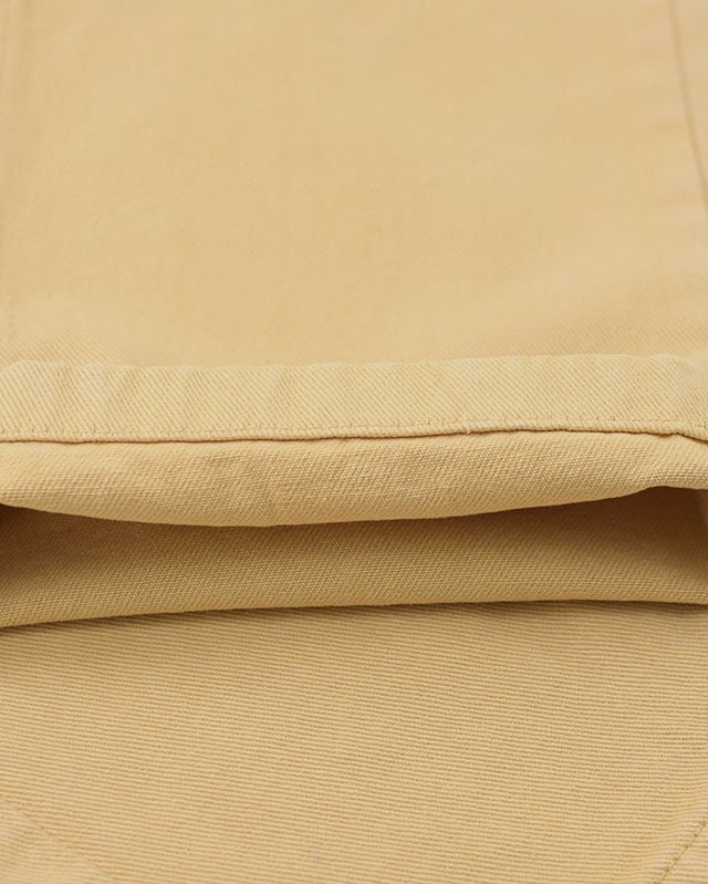 Effortlessly Elegant Pants with a Timeless Design