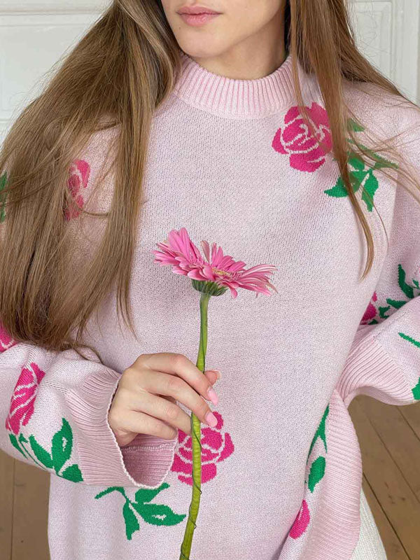 Classic Vintage Sweater with a Flattering Fit