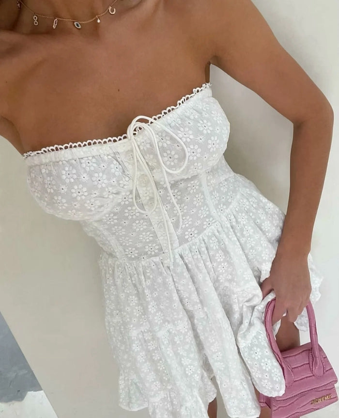 Beautifully Finished Dress in a Timeless Design