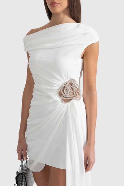 Gracefully Styled Dress for Any Occasion