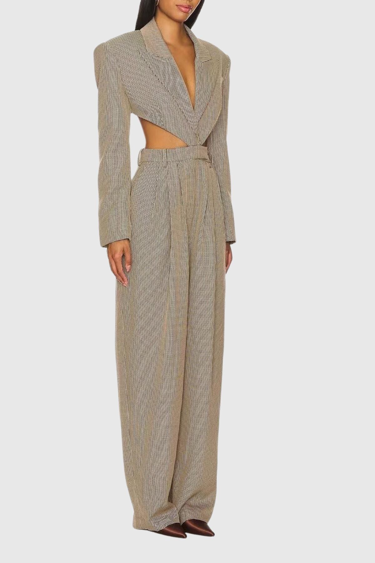 Effortlessly Elegant Garment with a Timeless Design
