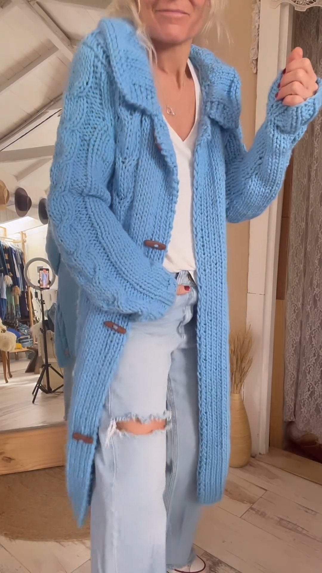 Beautifully Crafted Cardigan in a Classic Style