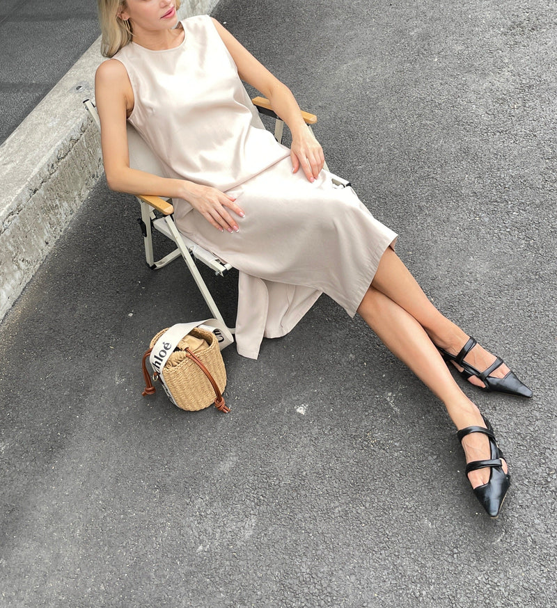 Well Tailored Dress with a Graceful Silhouette